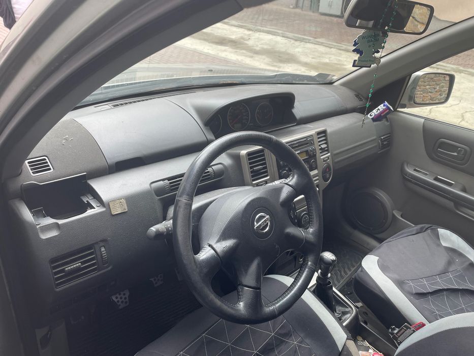 Nissan x - trail