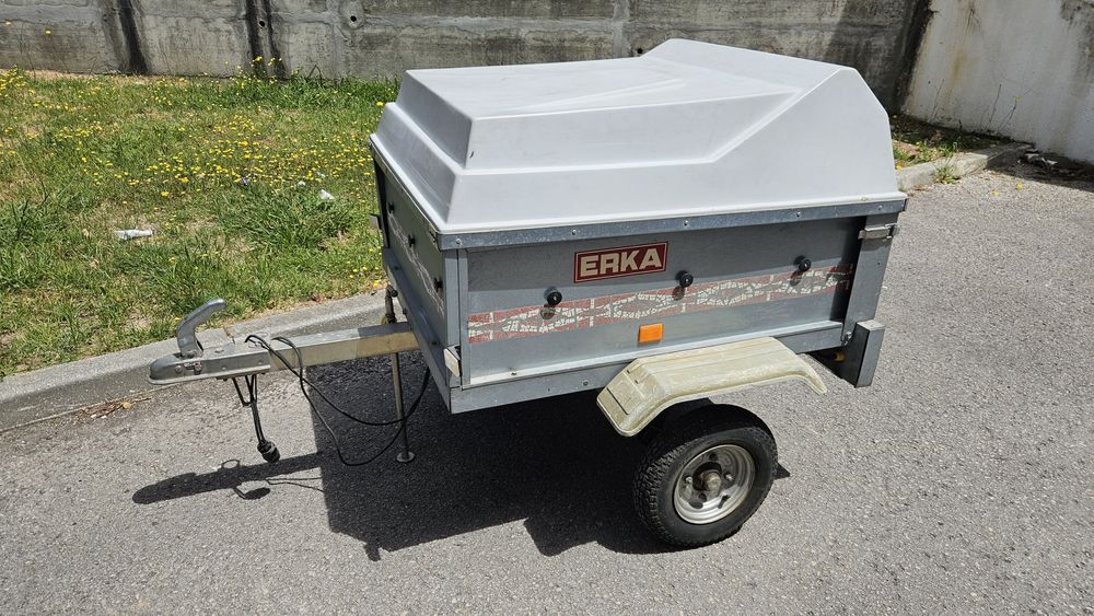 Atrelado p/carga ou animais coberto ERKA