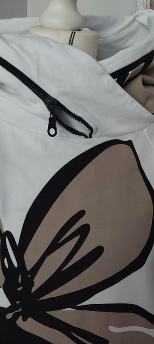 Biało beżowa bluza z kapturem