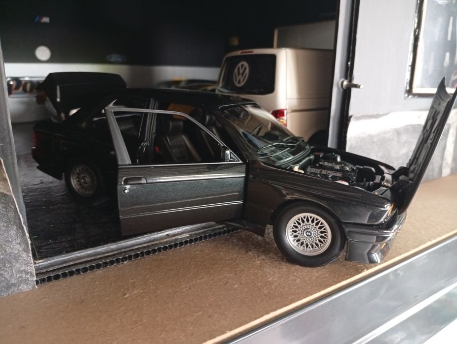 1/18 miniatura BMW E30 M3