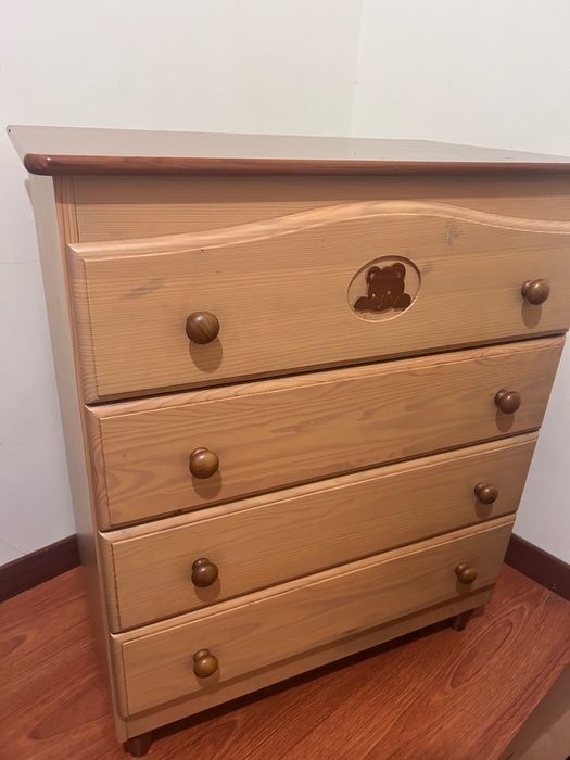 Cômoda bebê castanha