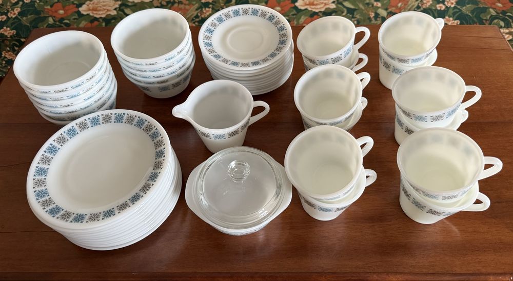 Serviço de chá  e de taças vintage, JAJ Pyrex, para 12 pessoas