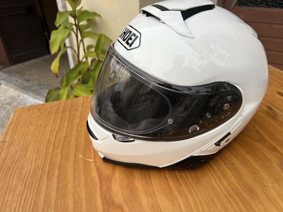 Vende se capacete com sistema de som shoei L