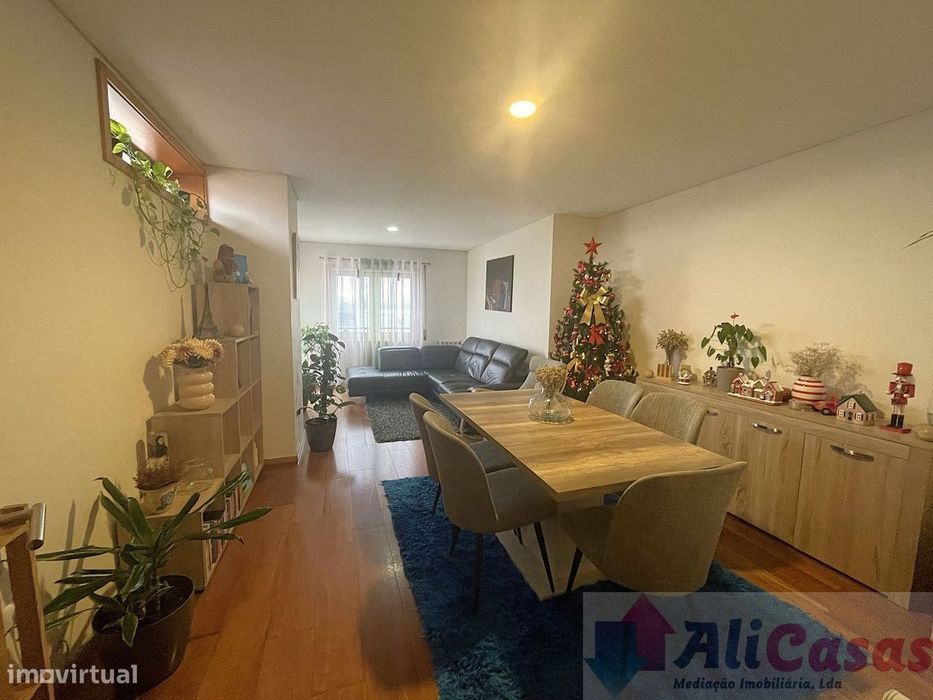 Excelente T3 Último Piso- Lugar de Garagem P/2 carros