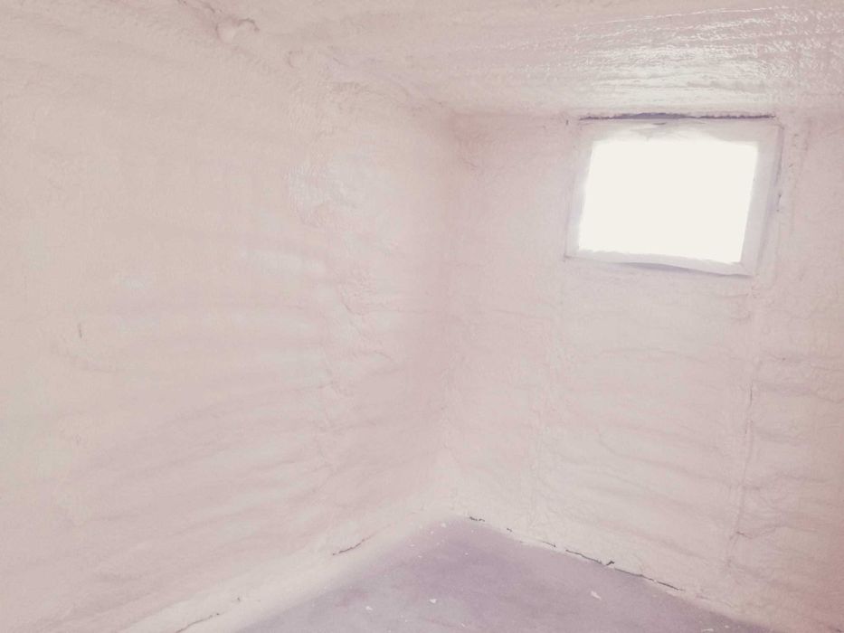 Ocieplanie poddaszy, pianowanie, piana PUR pianka