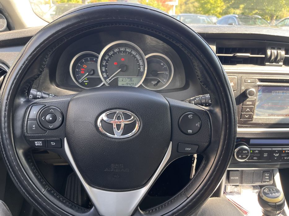 Toyota Auris Touring Sports 1.4 D-4D Comfort + Pack Sport — photo 5