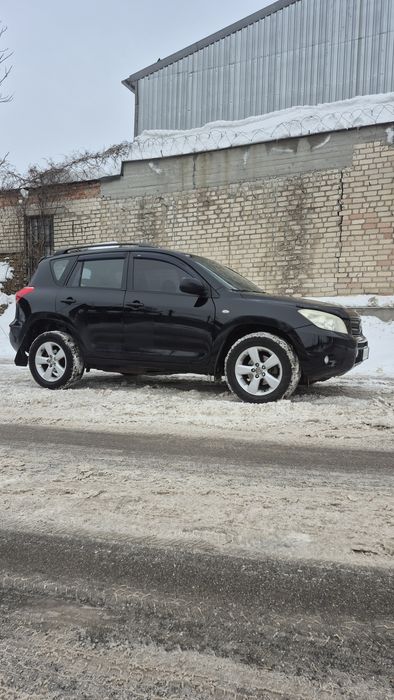 Продам Тоету Рав4 в хорошем состоянии