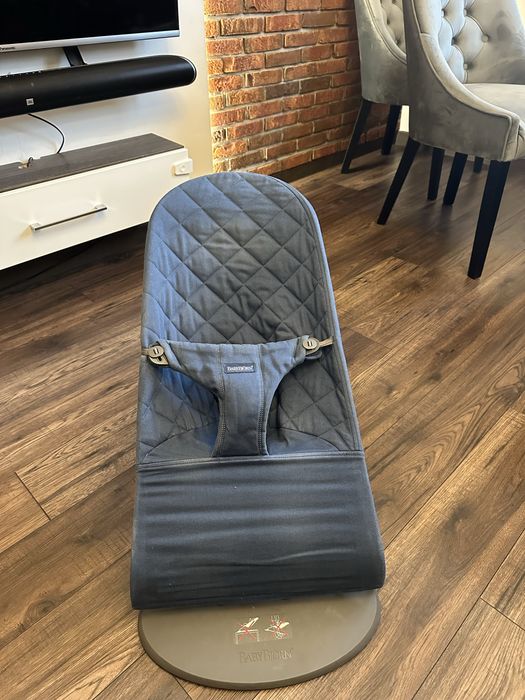 Babybjorn granatowy leżaczek