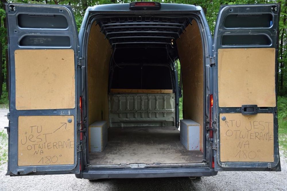 Wynajme Busa Winda Plandeka Przeprowadzki ,L4H3 Łóżko do spania1440k