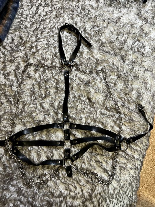 Harness gotycki do sukienki skórzany