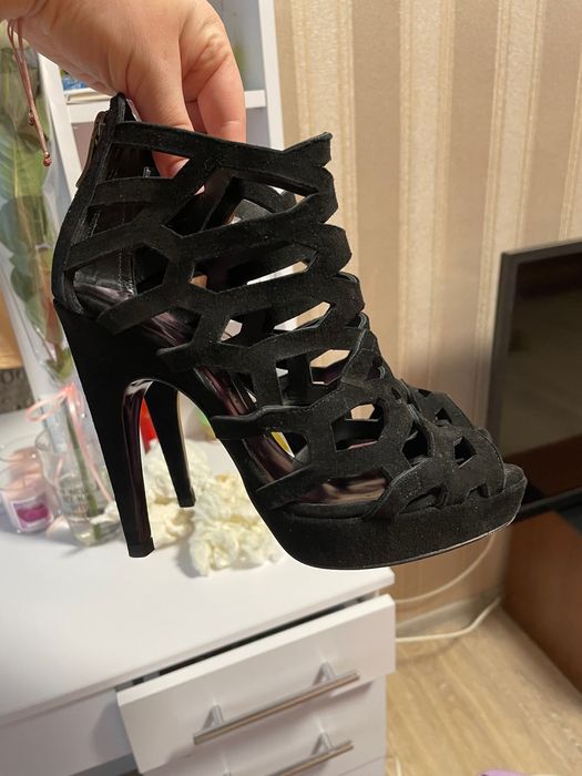 Продаю почти новые летние босоножки, 35 размер