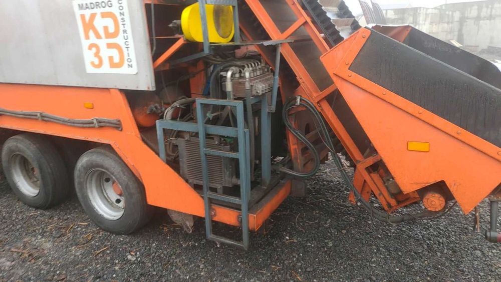 Продам дорожный комбайн Madrog KD3 2007 г.