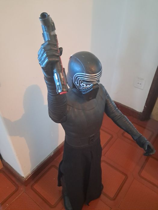 Figura da saga Star Wars com 75cm ,rara.