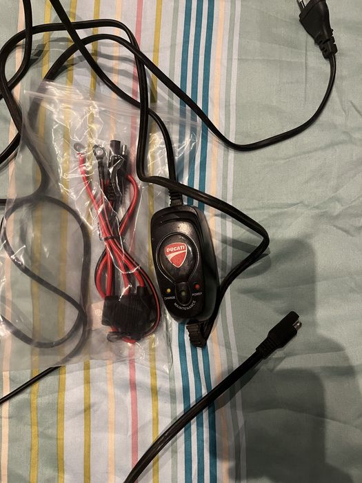 Cartegador / estabilizador de bateria Ducati
