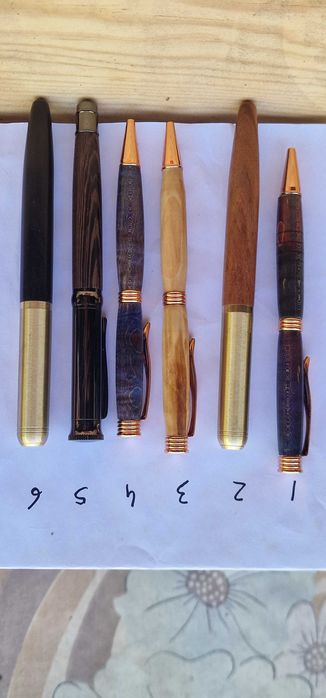 Canetas, esferográficas em madeira