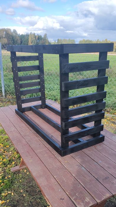 Stojak na drewno kominkowe