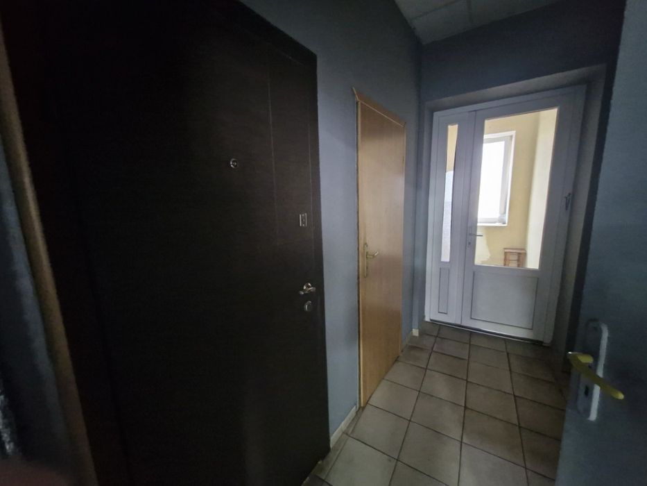 Продам в центрі приміщення офісне