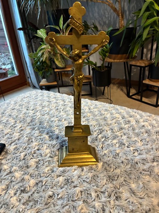 Mosiężny krucyfiks