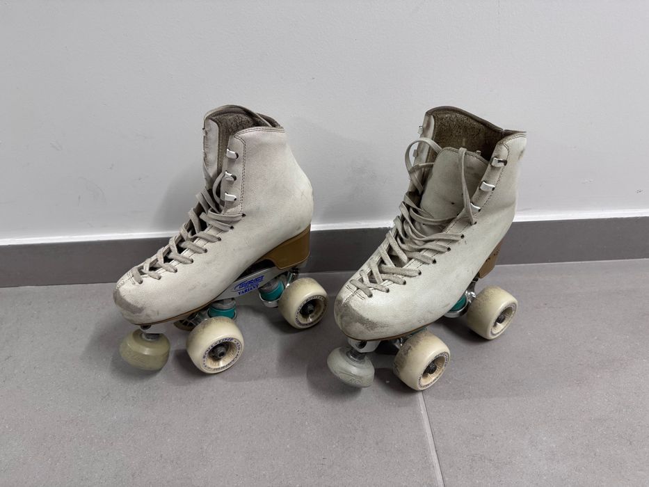 Patins de patinagem artística número 220