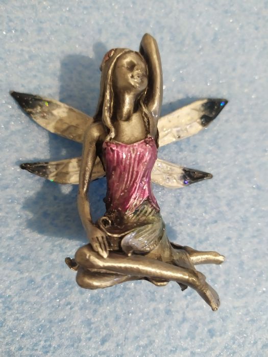 Продам статуэтку феи.