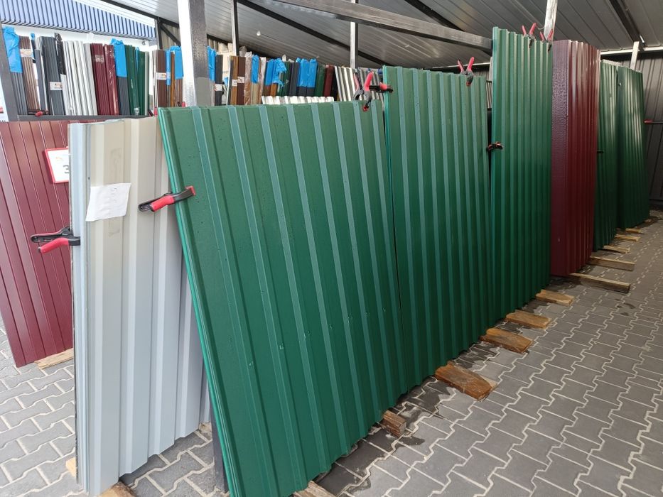 Завезли очень много профлистов от 0.2-0.7 цена супер. Некондиция новый