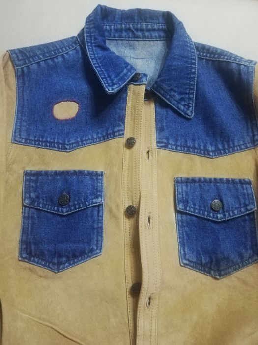 Camisa de couro com detalhes em ganga