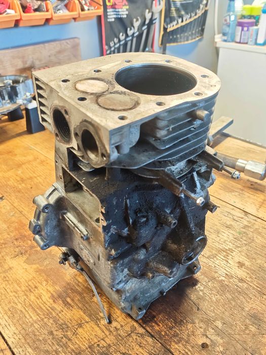 Silnik Briggs & Stratton 12.5hp 28N700 na części