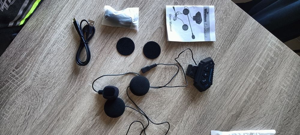 Fones de ouvido para capacete