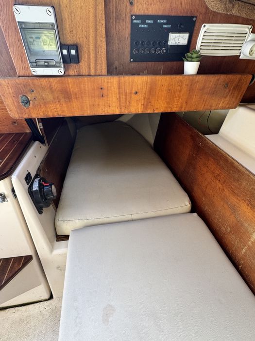 Vendo veleiro Kelt 8 (8,4 metros) com lugar de Marina