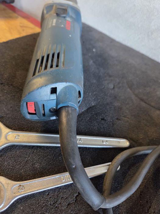 Rebarbadora recta BOSCH GG8CE