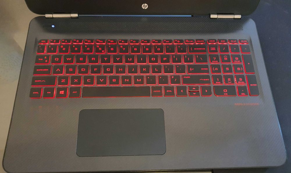 HP Omen 15-ax212nw