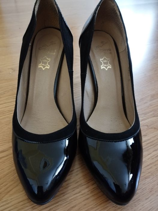 Sprzedam buty na obcasie czarne