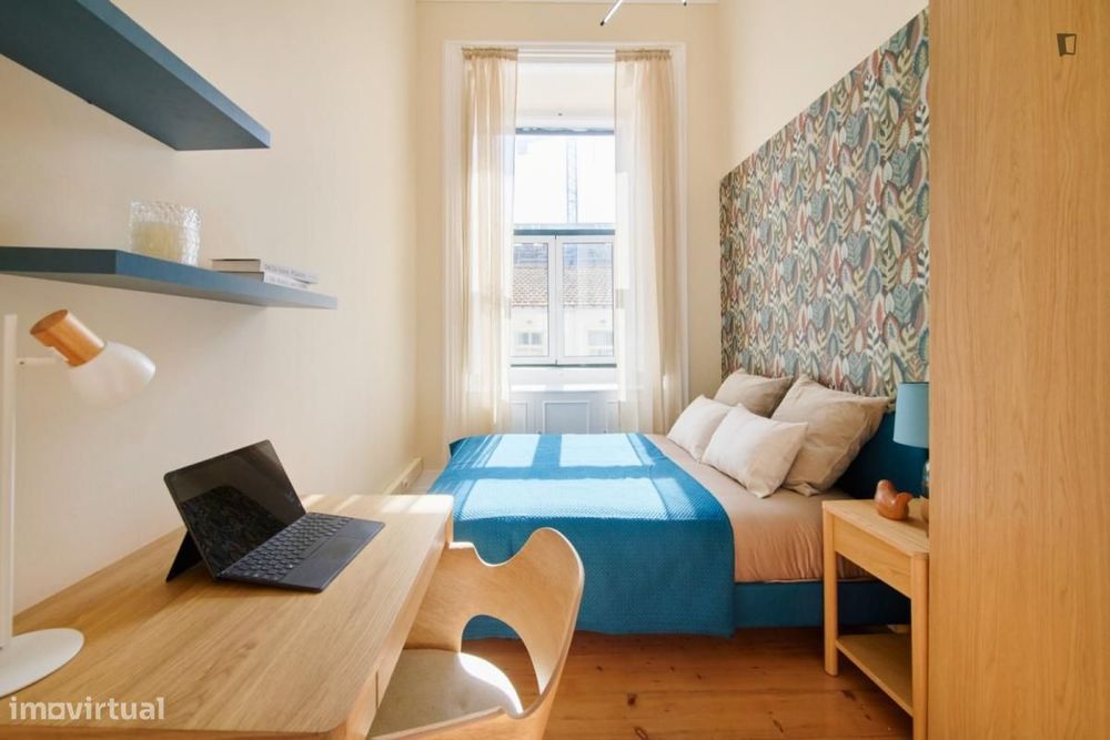 Quarto - localizado em Santos Lisbon