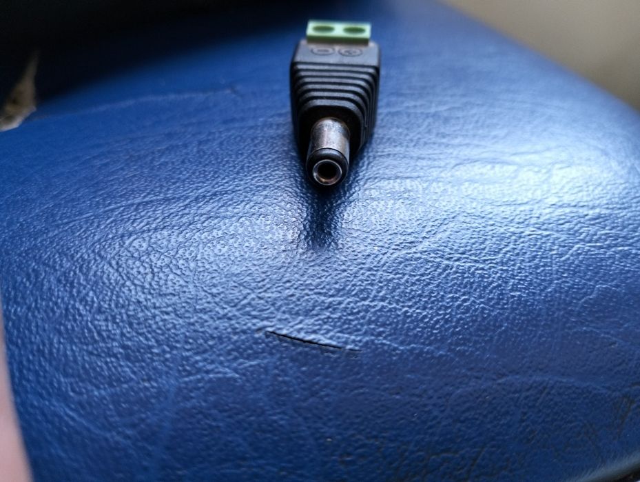 Конектор живлення