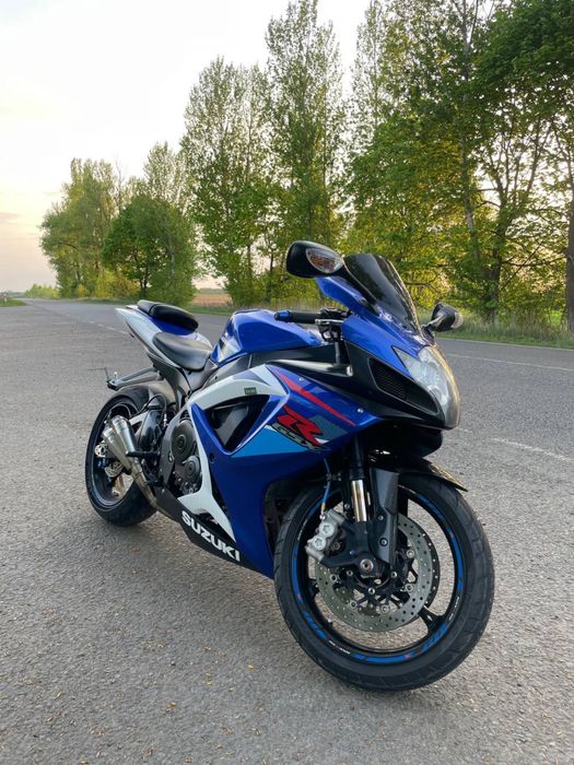 Продам SUZUKI GSX-R750