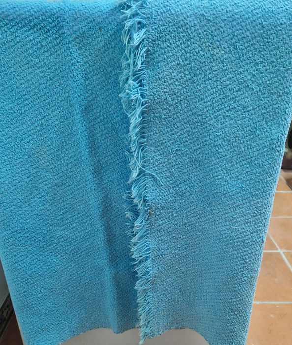 Carpete azul usada