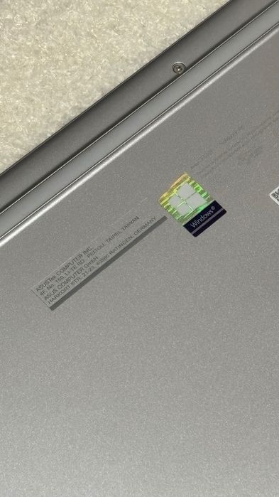 Computador portátil - ASUS VivoBook E512F – 15,6" (2020)