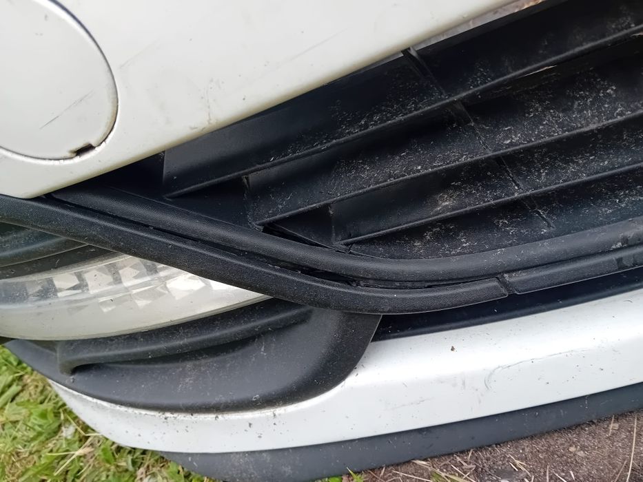 Sprzedam  Zderzak Przedni  BIAŁY RENAULT MEGANE 3 III LIF