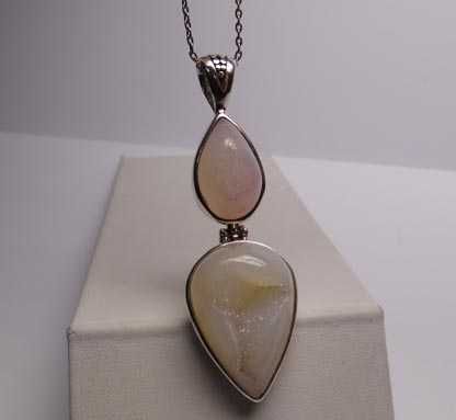 Srebrna zawieszka ciekawe kamienie Geody