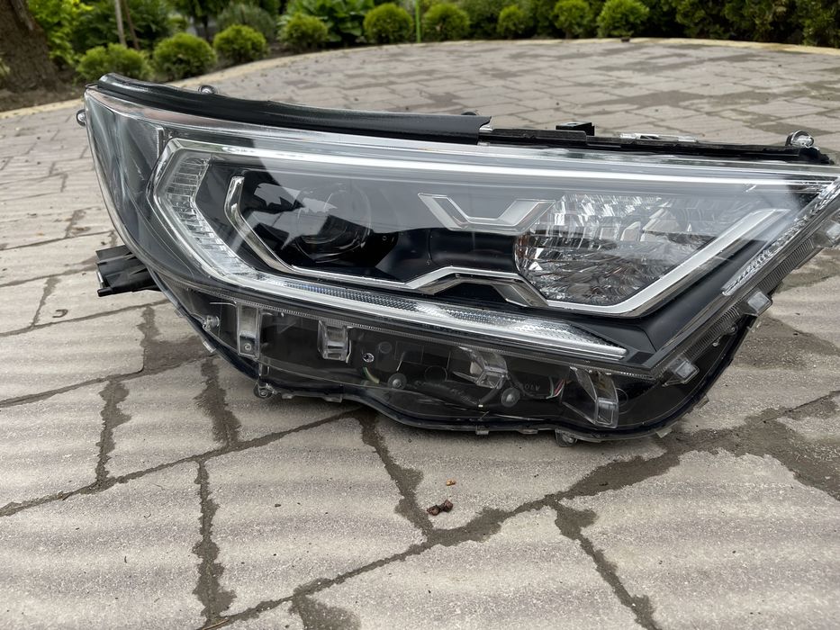 Toyota RAV4 фара перід комплект, лед європа