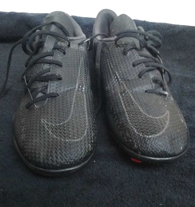 фірмові чоловічі з шкіри кросівки  Nike  !!!