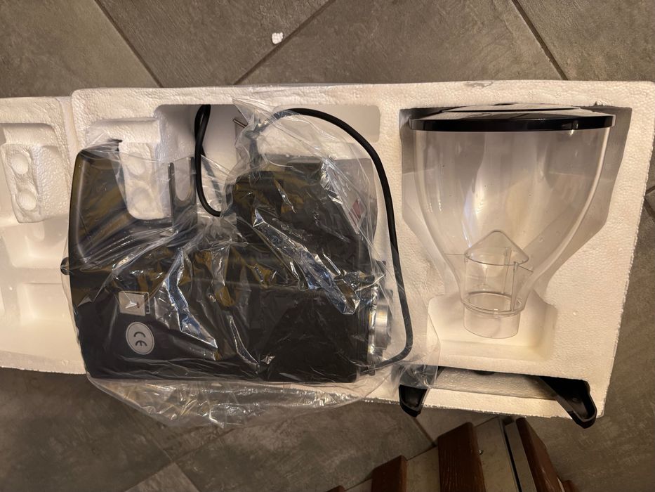 Кофемолка Carimali