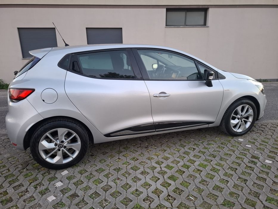Renault clio 0.9cc tce versão limited  125 mil kms