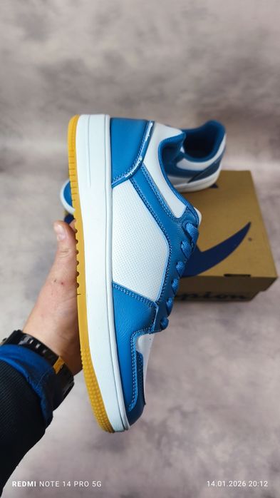 sneakersy Champion Rebound 2.0 Low w kolorze białym z niebieskimi deta