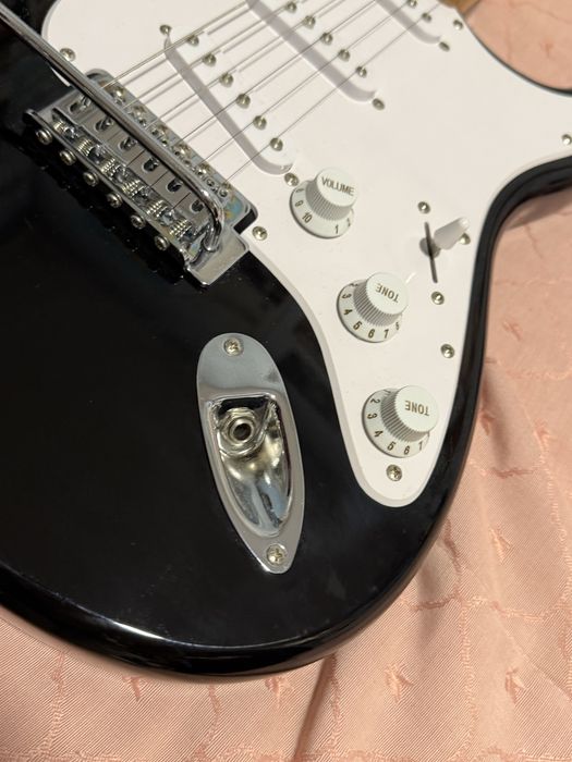 guitarra elétrica fender stratocaster + amplificador