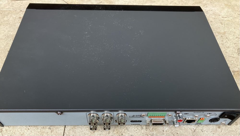 Câmeras de filmar+ gravador+cabos