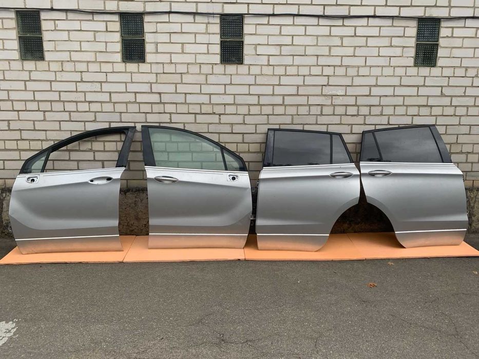 Двері Buick Envision