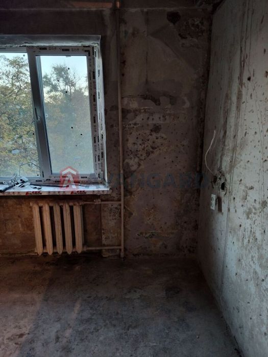 Однокімнатна під ремонт у центрі міста