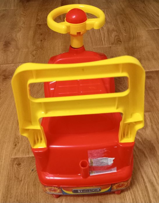 Дитяча машина-толокар