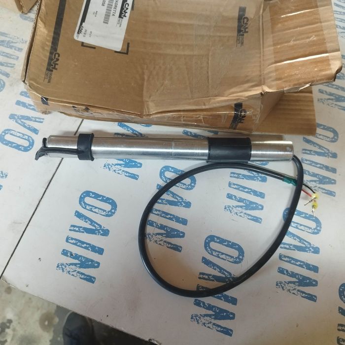 Wspornik mocowanie lampy koguta 87474058 new holland t5000